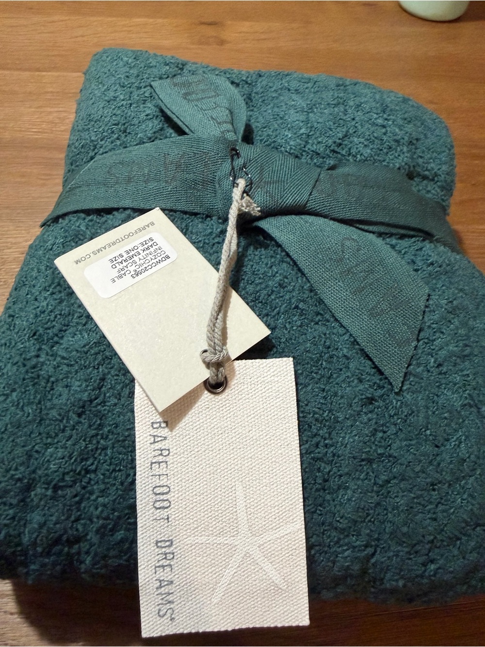Barefoot Dreams Dark Emerald Green Scarf NWT Luxury Soft Cozy Wrap